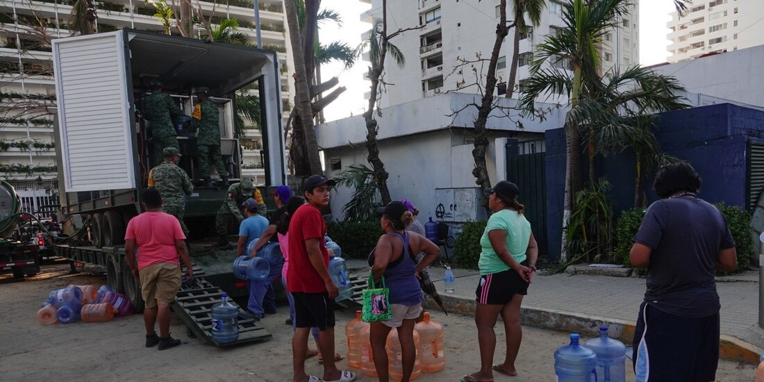 Sedena repartirá despensas, canastas básicas y enseres en Acapulco y Coyuca.