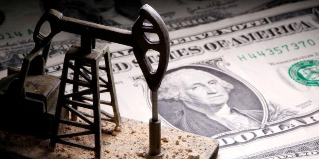 El crudo Brent cerró el viernes con una baja de 0.05 por ciento, a 41.92 dólares por barril; mientras que el petróleo WTI terminó estable a 40.25 dólares por barril.