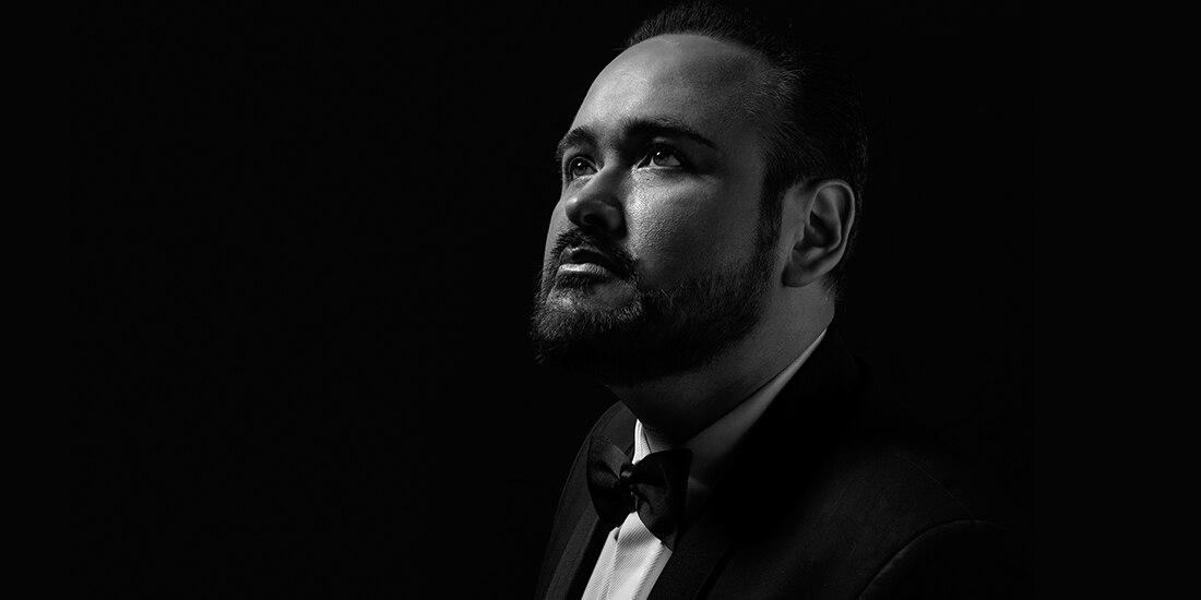 El tenor Javier Camarena, en una sesión de fotos.