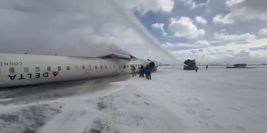 Reportan choque de avión al intentar aterrizar.