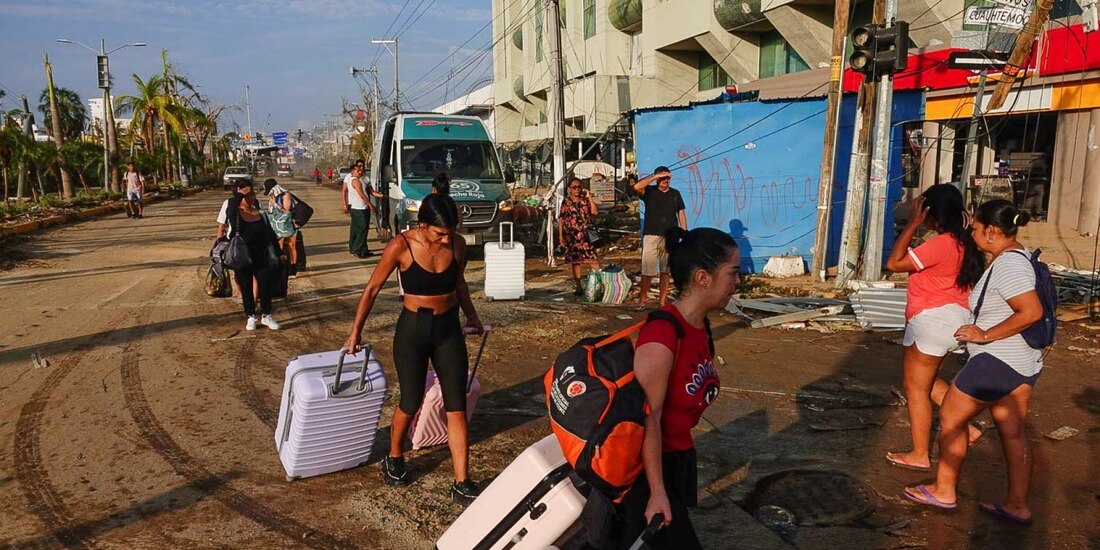 El fenómeno natural 'Otis' provocó que muchos turistas quedaran varados en el puerto de Acapulco; poco a poco regresan a sus lugares de origen 