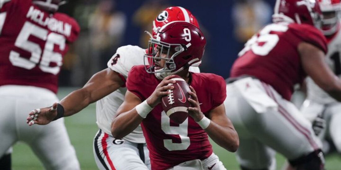 Una acción de un Georgia vs Alabama de la NCAA