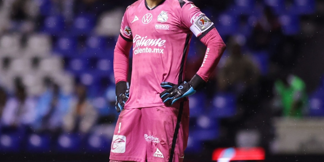 Julio González hizo el ridículo con la Sub-21 del Puebla.