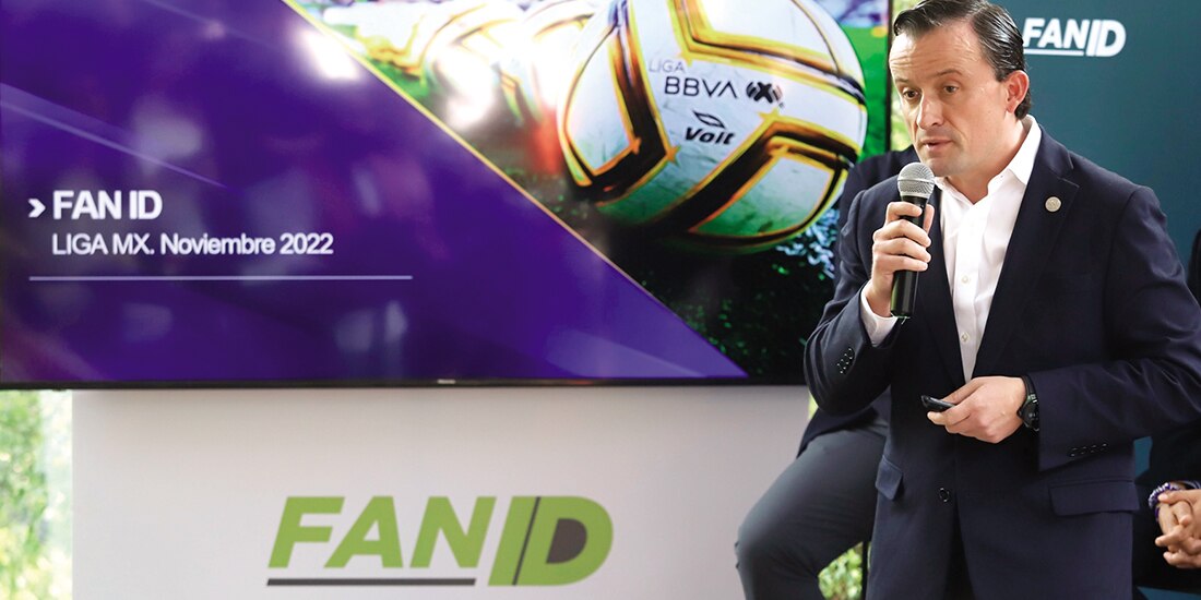 La Liga MX buscaba eliminar el anonimato en las tribunas de futbol tras la pelea campal entre aficionados de Querétaro y Atlas en el Estadio Corregidora. El plan era identificar plenamente a cada asistente para vetar de por vida a quienes iniciaran riñas o actos vandálicos.
