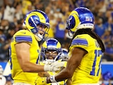 Jugadores de los Rams celebran un touchdown en el partido contra los Giants.