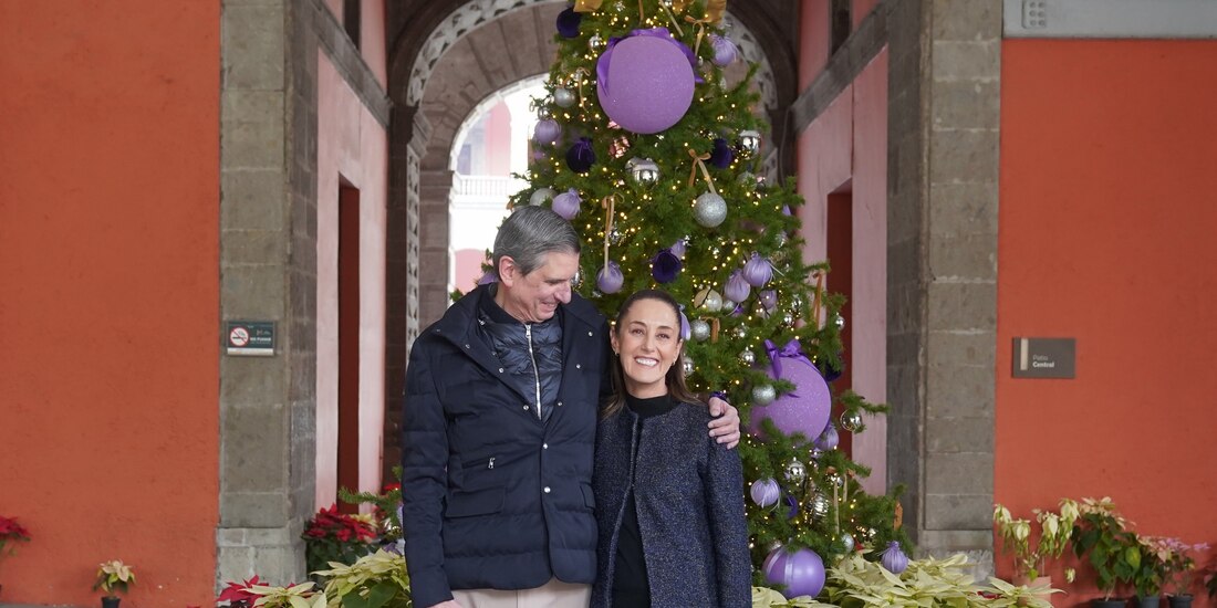 La Presidenta Claudia Sheinbaum y su esposo, Jesús María Tarriba, el martes, en Palacio Nacional.