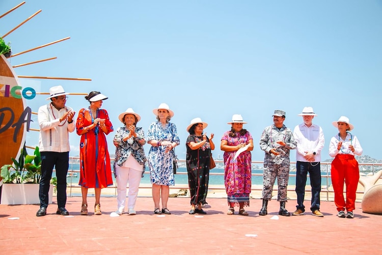 Autoridades federales y estatales destacan la coordinación entre la presidenta Claudia Sheinbaum y la gobernadora Evelyn Salgado para el sector turismo.