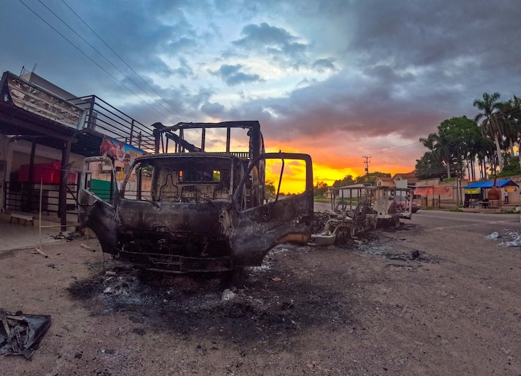 En la imagen ilustrativa de agosto de 2024, un día de bloqueos en Culiacán, Sinaloa tras enfrentamientos entre fuerzas del orden y presuntos integrantes de un Cártel