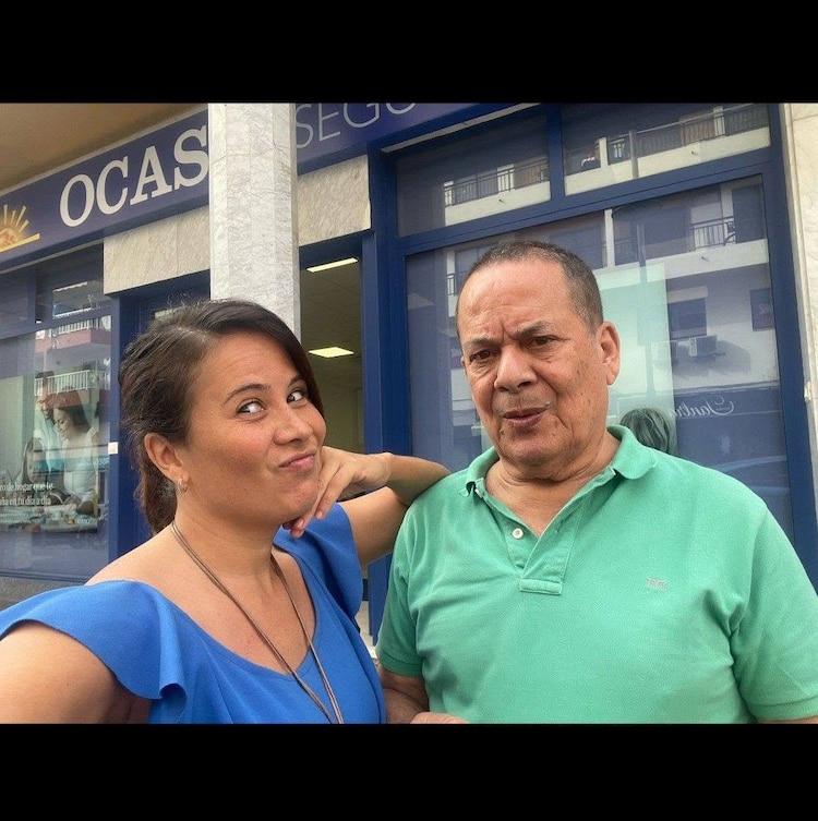 Milagros Cofiño junto a su padre, Elias Cofiño