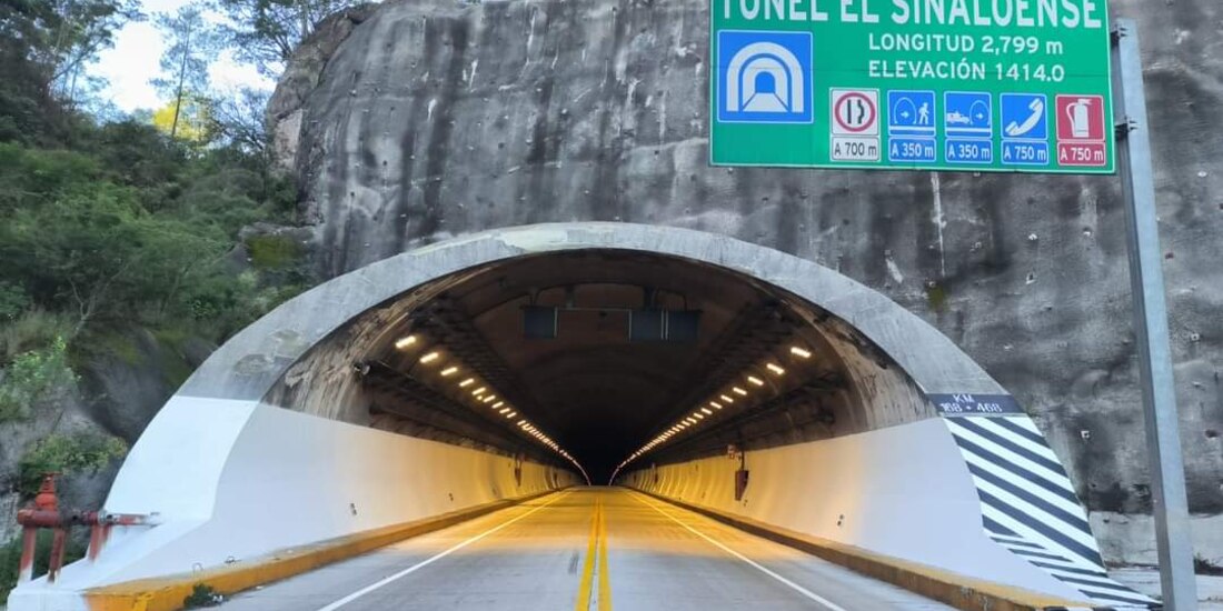 Cerca del túnel El Sinaloense se registró el secuestro de un autobús por parte de hombres armados, ayer.