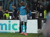 Victor Osimhen, delantero del Napoli, celebra su gol ante el Udinese.