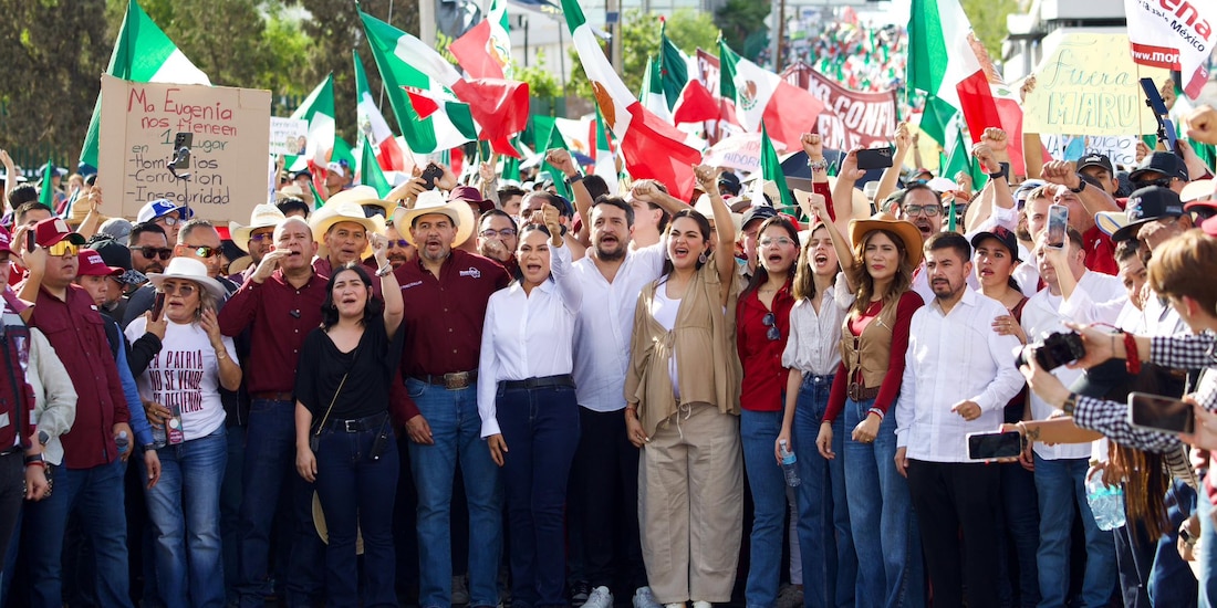 Dirección nacional de Morena durante la marcha en Chihuahua.