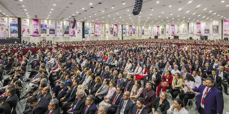 ASPECTO de los más de 5 mil asistentes al Informe del mandatario de Tamaulipas.