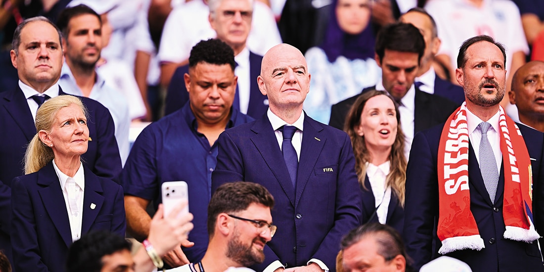 El dirigente ve el juego entre Noruega e Inglaterra, en Miami, el 11 de julio.