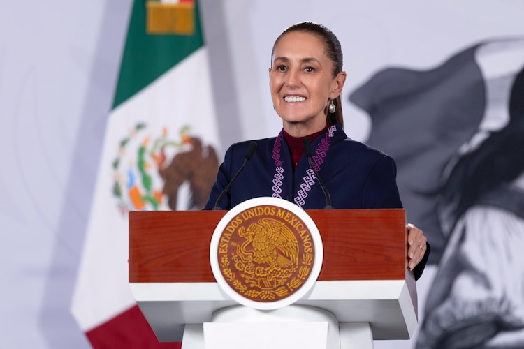 Claudia Sheinbaum resaltó que el promedio diario de homicidios pasó de 86.9 en septiembre de 2024 a 42.5 en julio de 2026.