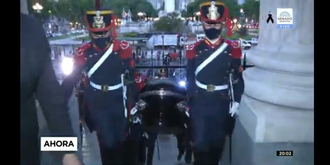 El velatorio de Carlos Menem también es transmitido a través del canal oficial de YouTube del Senado