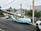 Tres personas viajaban en la avioneta que aterrizó de emergencia.