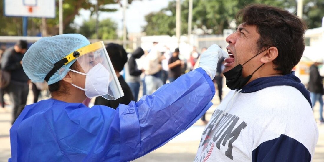 De acuerdo con la última actualización, en las últimas 24 horas se registraron 573 muertes y 42 mil 181 nuevos contagios.