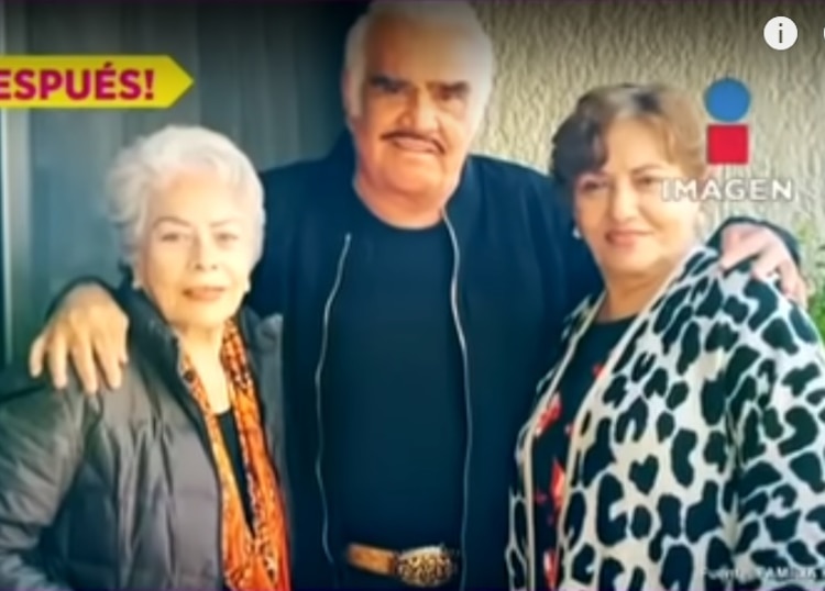 Vicente Fernández y sus hermanas de adultos