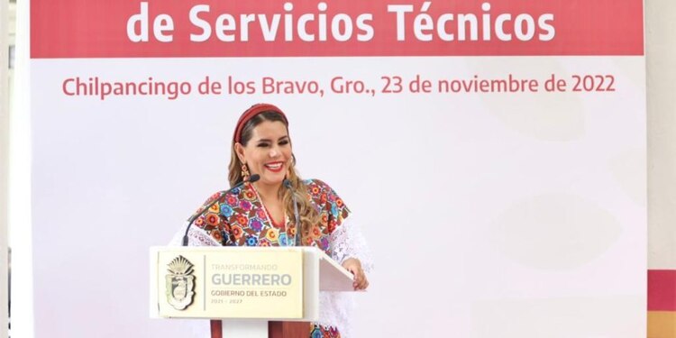 "Con la activación del Laboratorio de Servicios Técnicos estoy segura que vamos a fortalecer el control de calidad que es tan importante para la infraestructura educativa en nuestro estado", señaló la gobernadora.