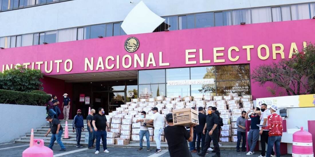 El pasado 25 de diciembre la asociación "Que Siga la Democracia" entregó tres millones más de firmas para la revocación de mandato del presidente Andrés Manuel López Obrador.