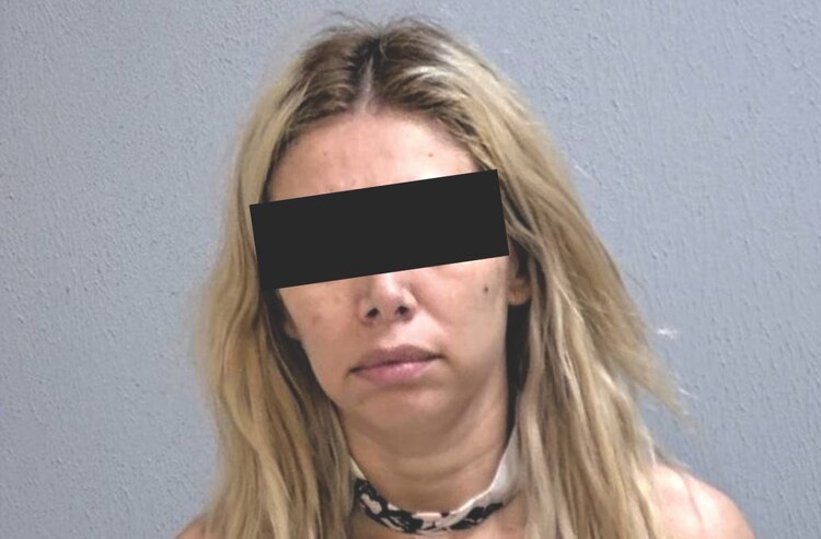 El condado de Hidalgo, ubicado en Texas, Estados Unidos, compartió una foto de la regidora de Tamaulipas tras haber sido detenida, el pasado 16 de junio.