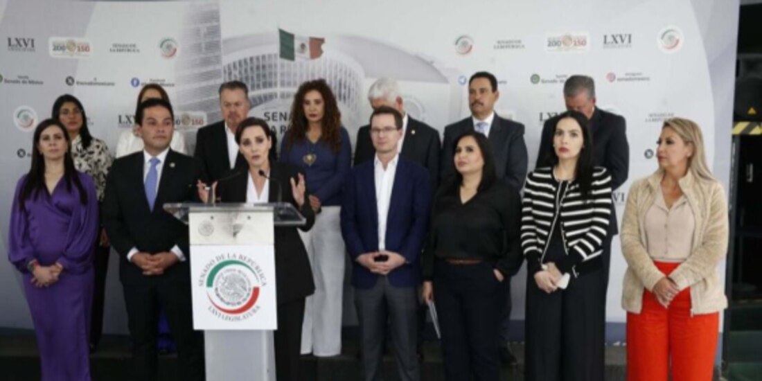 La legisladora Lilly Téllez (c:), en el Senado de la República, ayer.