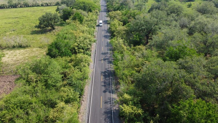Fotografía de la pavimentación del camino San Martín-Tamazunchale.