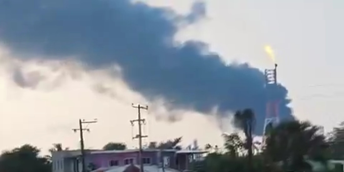 El incendio se ubicó en la bodega de Coque de la refinería Olmeca de Dos Bocas.