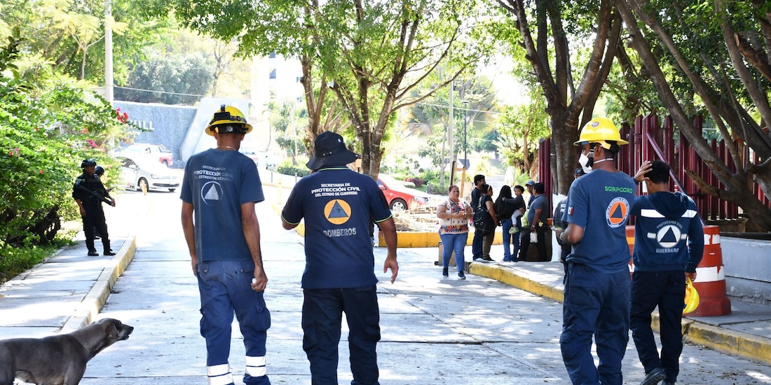 Elementos de Protección Civil de Guerrero atienden emergencia por sismo.