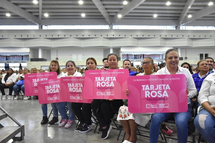 Tarjeta Rosa es uno de los programas impulsados en Aguascalientes por la gobernadora Tere Jiménez.
