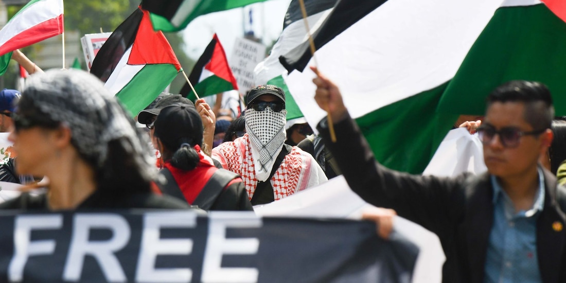 Manifestantes a favor de la causa palestina, en CDMX.