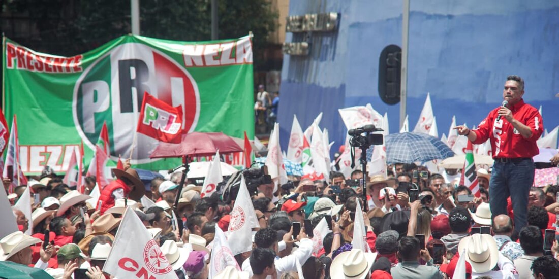 Priistas en manifestación este jueves.