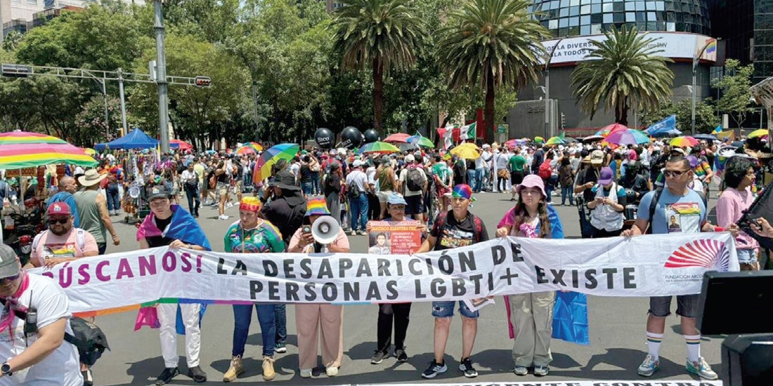 FAMILIAS DE PERSONAS desaparecidas de la comunidad LGBTTTIQPA+ se unen
para conmemorar la Marcha del Orgullo, el pasado sábado.