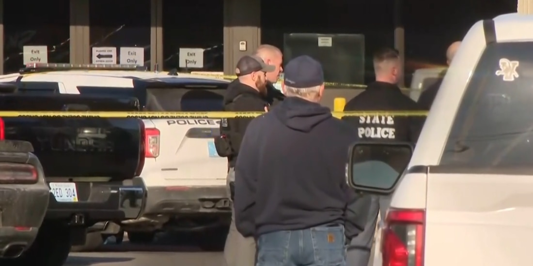 Tiroteo en arena de hockey en Rhode Island deja tres muertos.