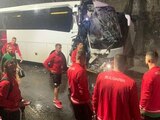 Futbolistas de la selección de Bulgaria después del accidente automovilístico en Georgia, donde jugarán en la Fecha 4 de la UEFA Nations League.