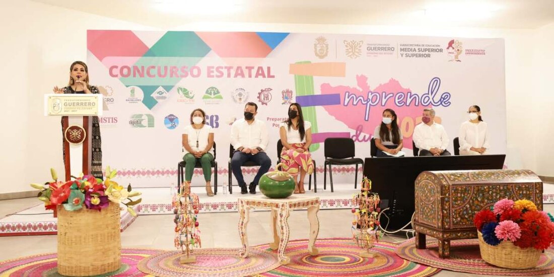 “Los vamos a respaldar, no están solos y no están solas", dijo la gobernadora Evelyn Salgado a jóvenes de Guerrero.