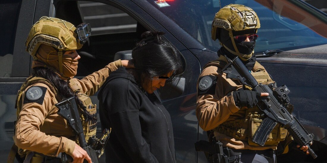 La alcaldesa de Amanalco, María Elena Martínez, tras su detención el viernes.