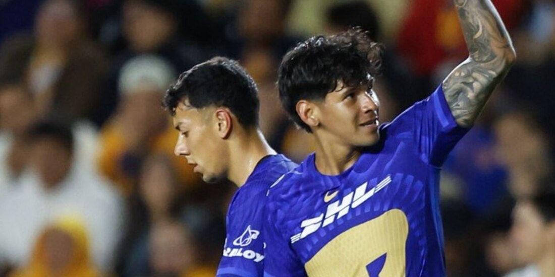 Robert Morales suma su primer gol con Pumas.
