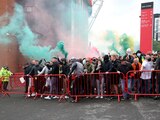 Aficionados del Manchester United afuera de Old Trafford