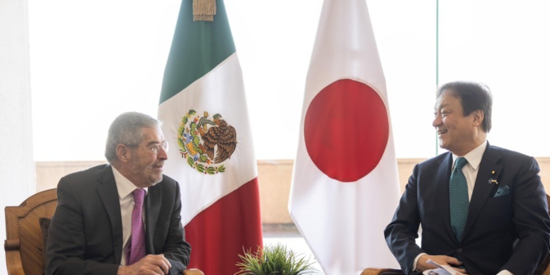 Encuentro entre los diplomáticos.