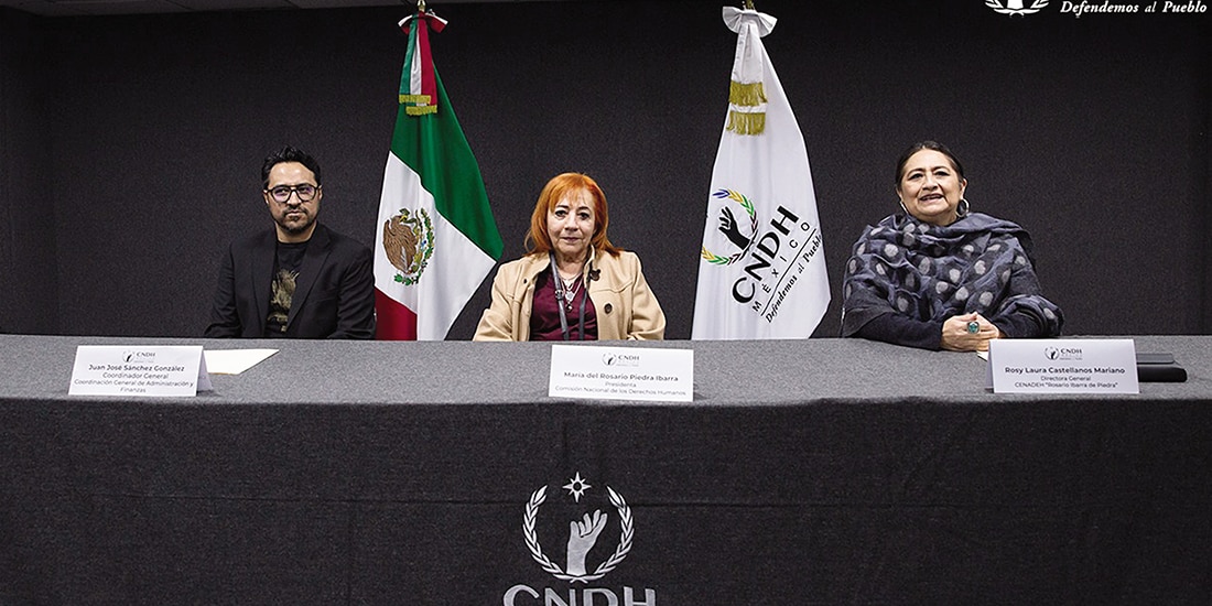 Rosario Piedra (c.), al rendir un homenaje a su madre, fundadora de Eureka, el 24 de febrero del 2026.