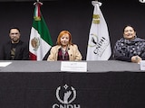 Rosario Piedra (c.), al rendir un homenaje a su madre, fundadora de Eureka, el 24 de febrero del 2026.