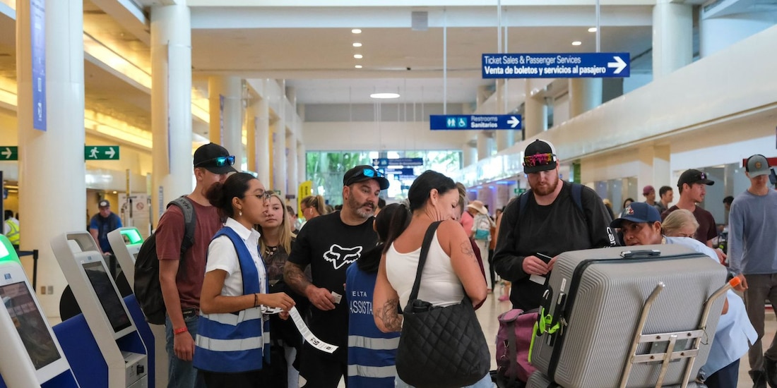 Turistas a su llegada a destinos mexicanos.