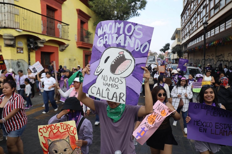 Marcha de mujeres contra los feminicidios, en Oaxaca.