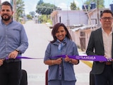 La gobernadora Lorena Cuéllar Cisneros encabezó el corte de listón inaugural de las nuevas vialidades en el municipio.