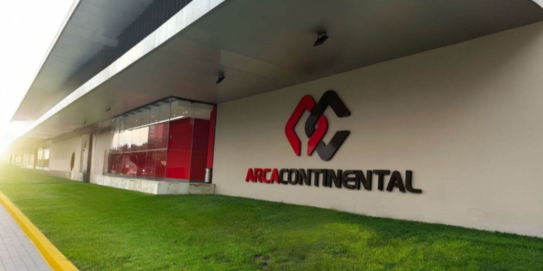 Instalaciones de Arca Continental, una de las principales embotelladoras de Coca-Cola, en foto de archivo.