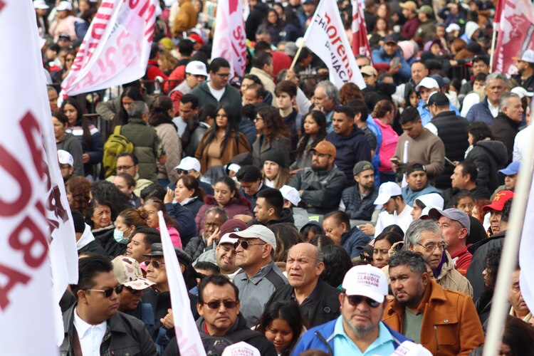 Zócalo lleno por mensaje de Claudia Sheinbaum.