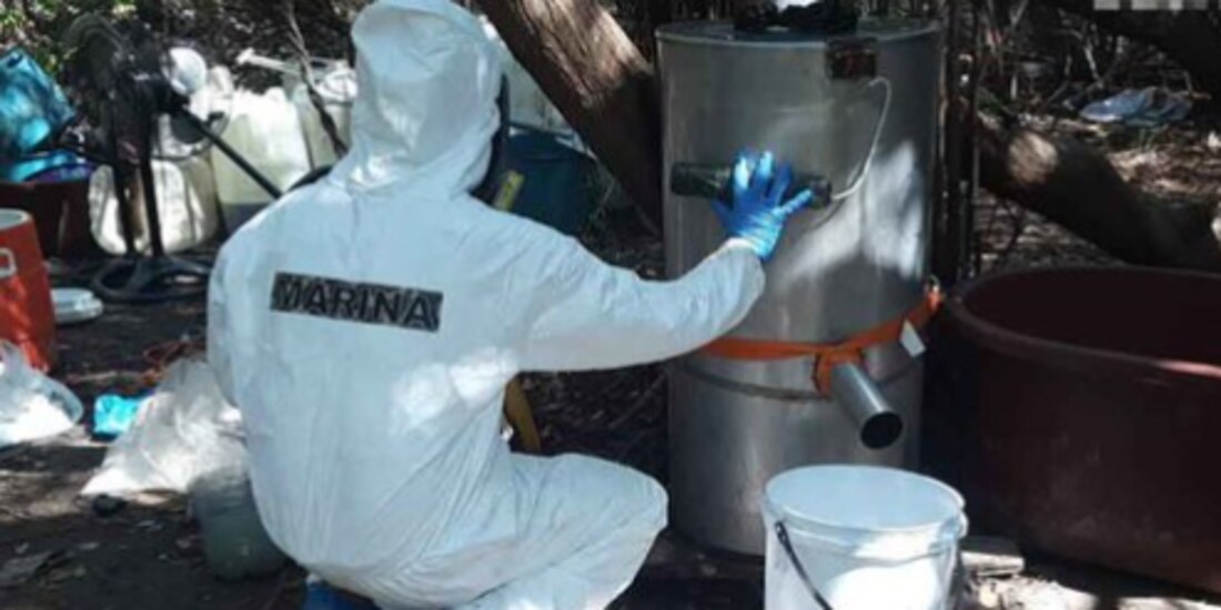 Sinaloa: Marina asegura 4.9 t de metanfetamina