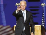 El Presidente electo, Joe Biden, reconoce a la multitud en su mitin de Wilmington, Delaware, el sábado.